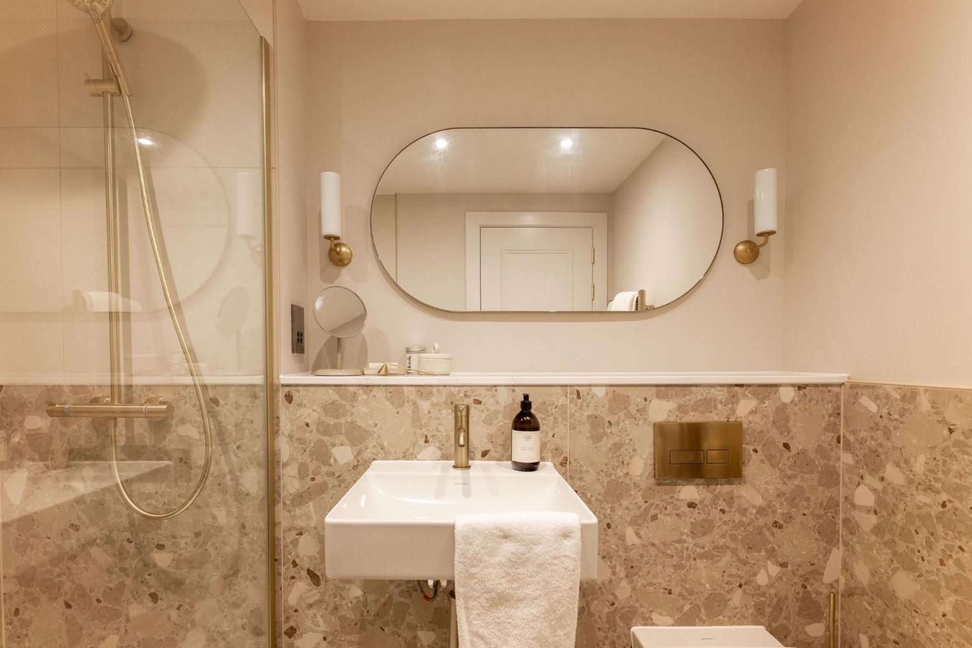 Moment George IV Bridge Hotel Edinburgh Exterior photo